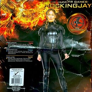 Hunger Games Katniss Everdeen Costume - worn once. Great Halloween Costume